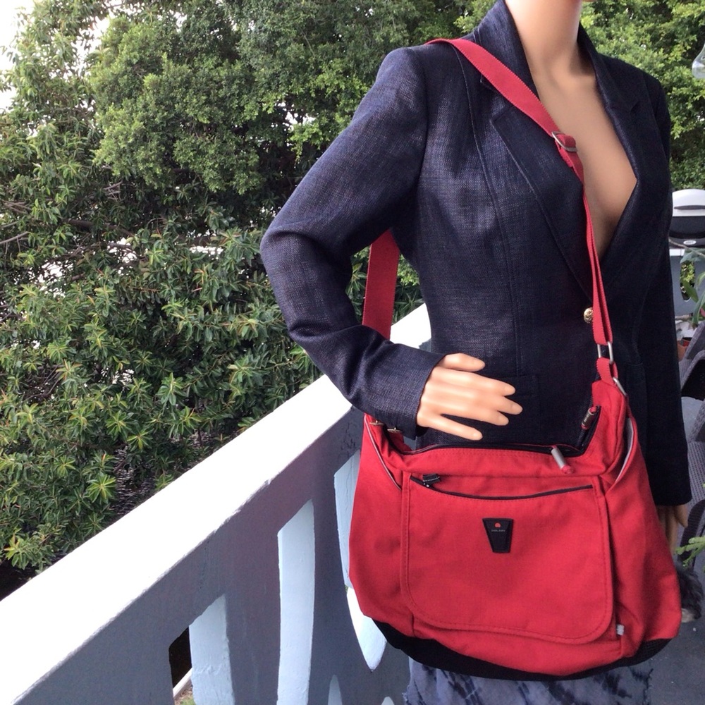 Delsey Paris Red Messenger Crossbody Shoulder Bag Multi-compartment Organizer